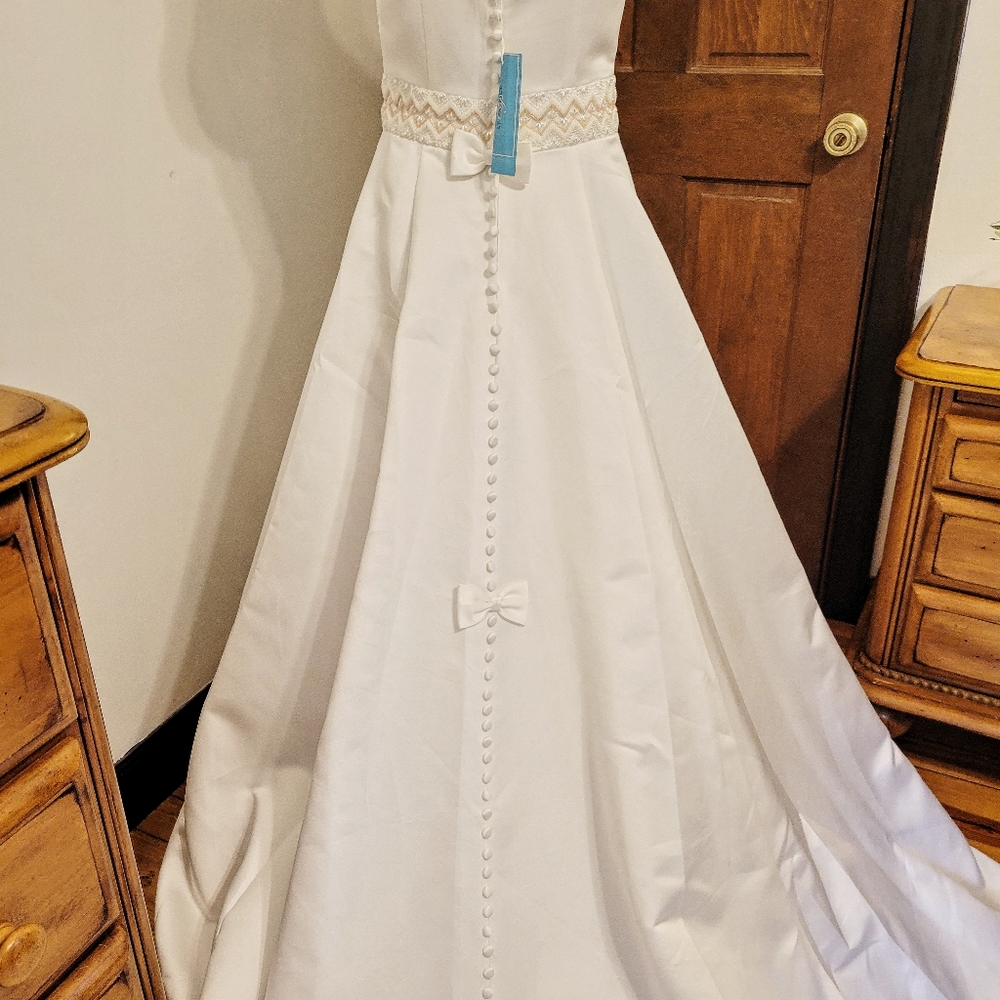 NWT St. Patrick 3505 White Bridal Gown Sz 10 - Picture 11 of 16